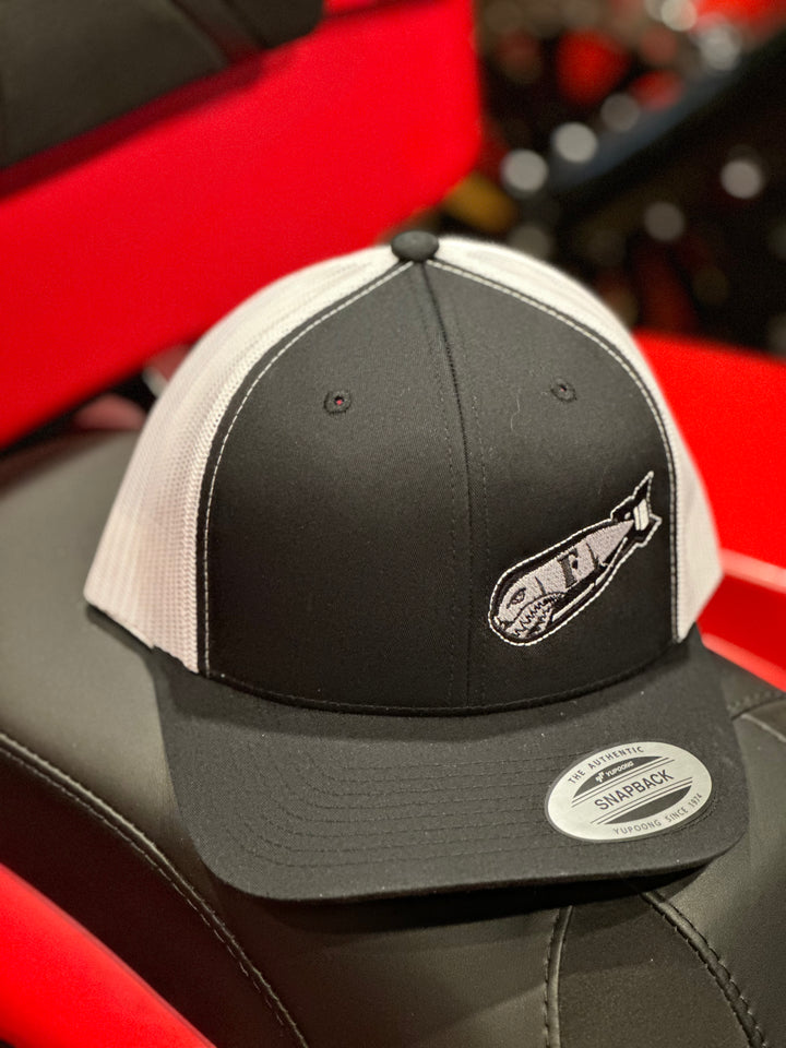 WHITE/BLACK SNAP BACK TRUCKER HAT