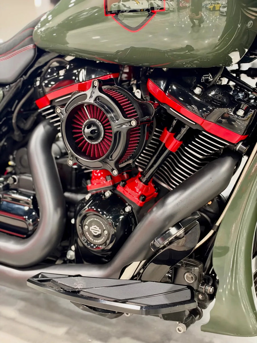SERGEANT red-accented engine, machined air intake and true dual Cobra exhaust