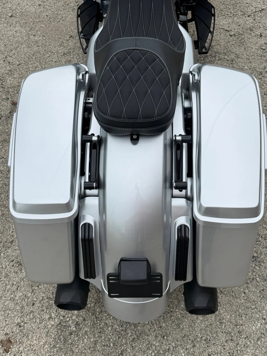 SILVER BULLET - Custom 2017 Harley Street Glide