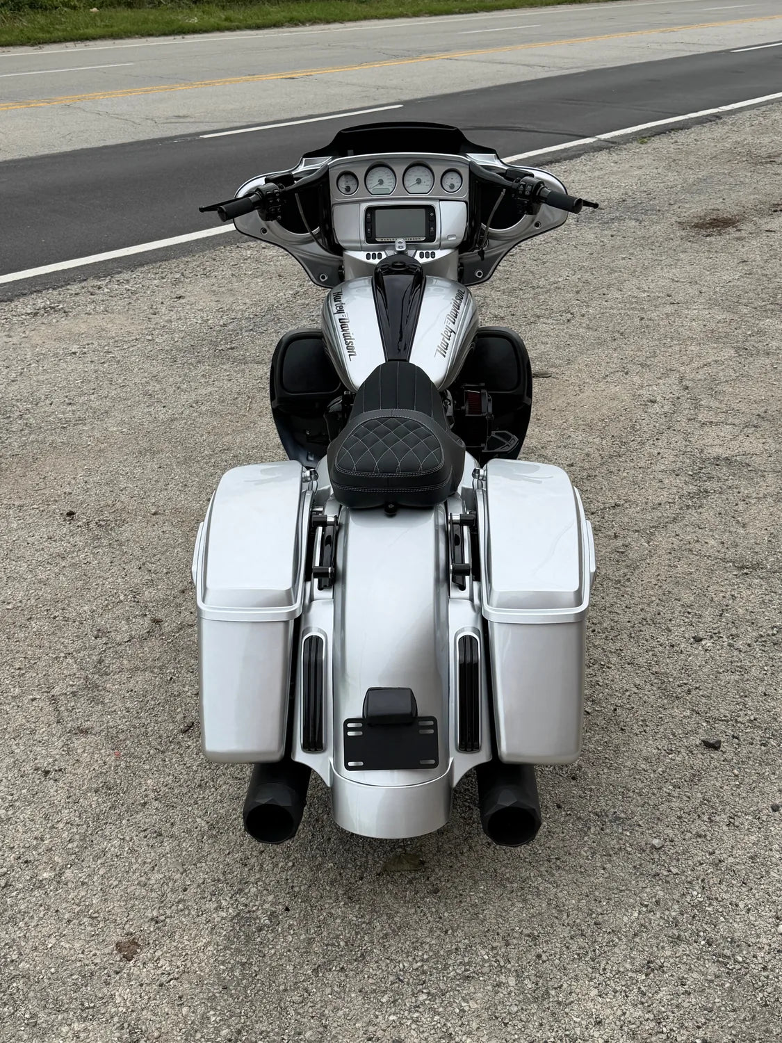 SILVER BULLET - Custom 2017 Harley Street Glide
