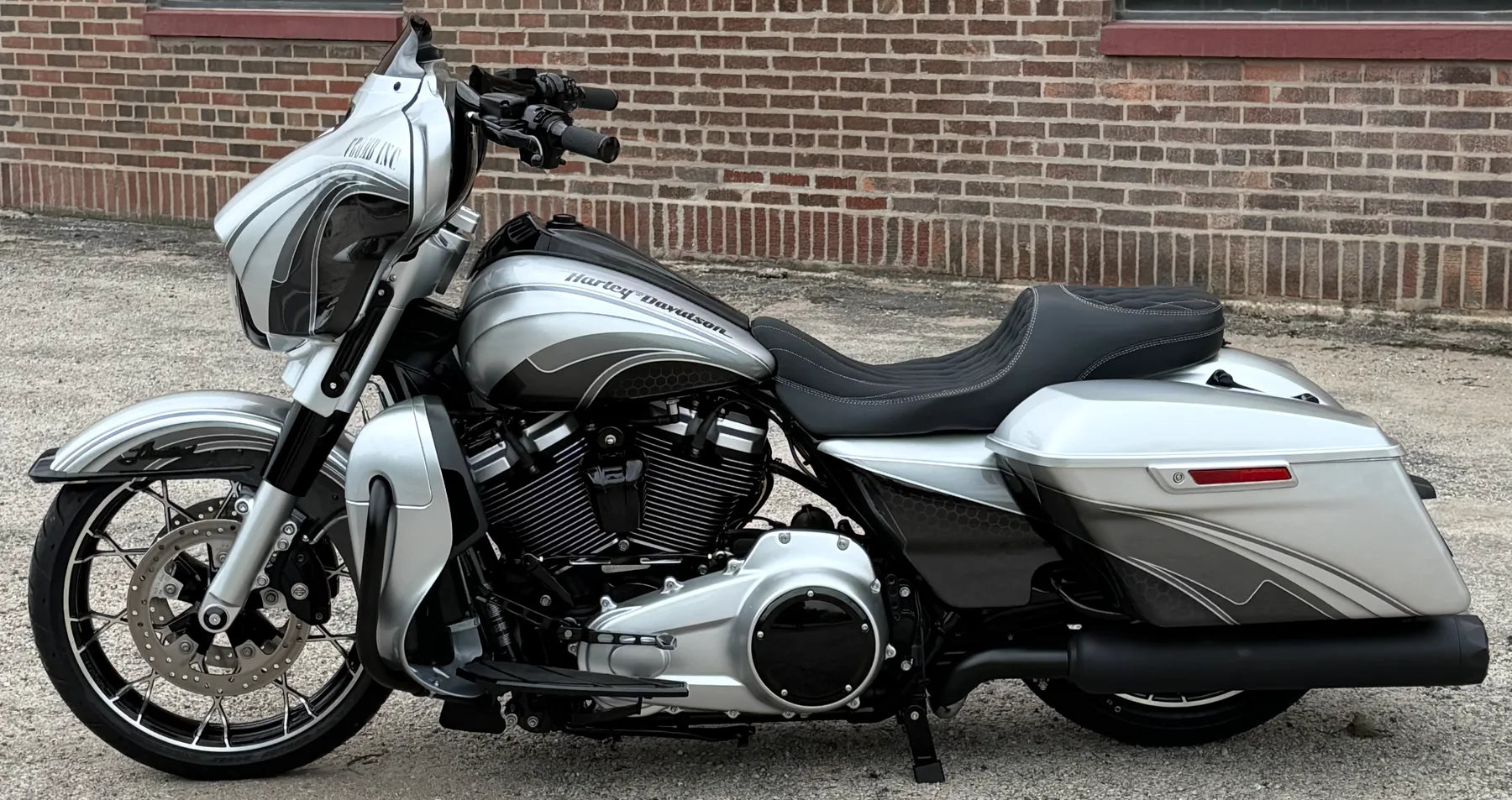 SILVER BULLET - Custom 2017 Harley-Davidson Street Glide in silver with graphics + Enclosed Trailer