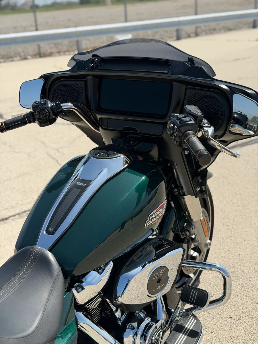 SWITCH - 2024 Harley-Davidson Street Glide, cockpit with the 12.3 inch Skyline OS touchscreen